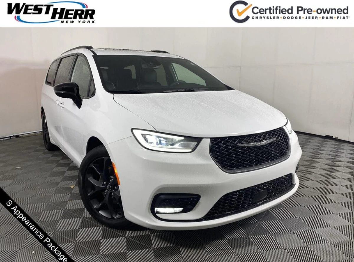 Certified Pre-Owned 2025 Chrysler Pacifica Limited