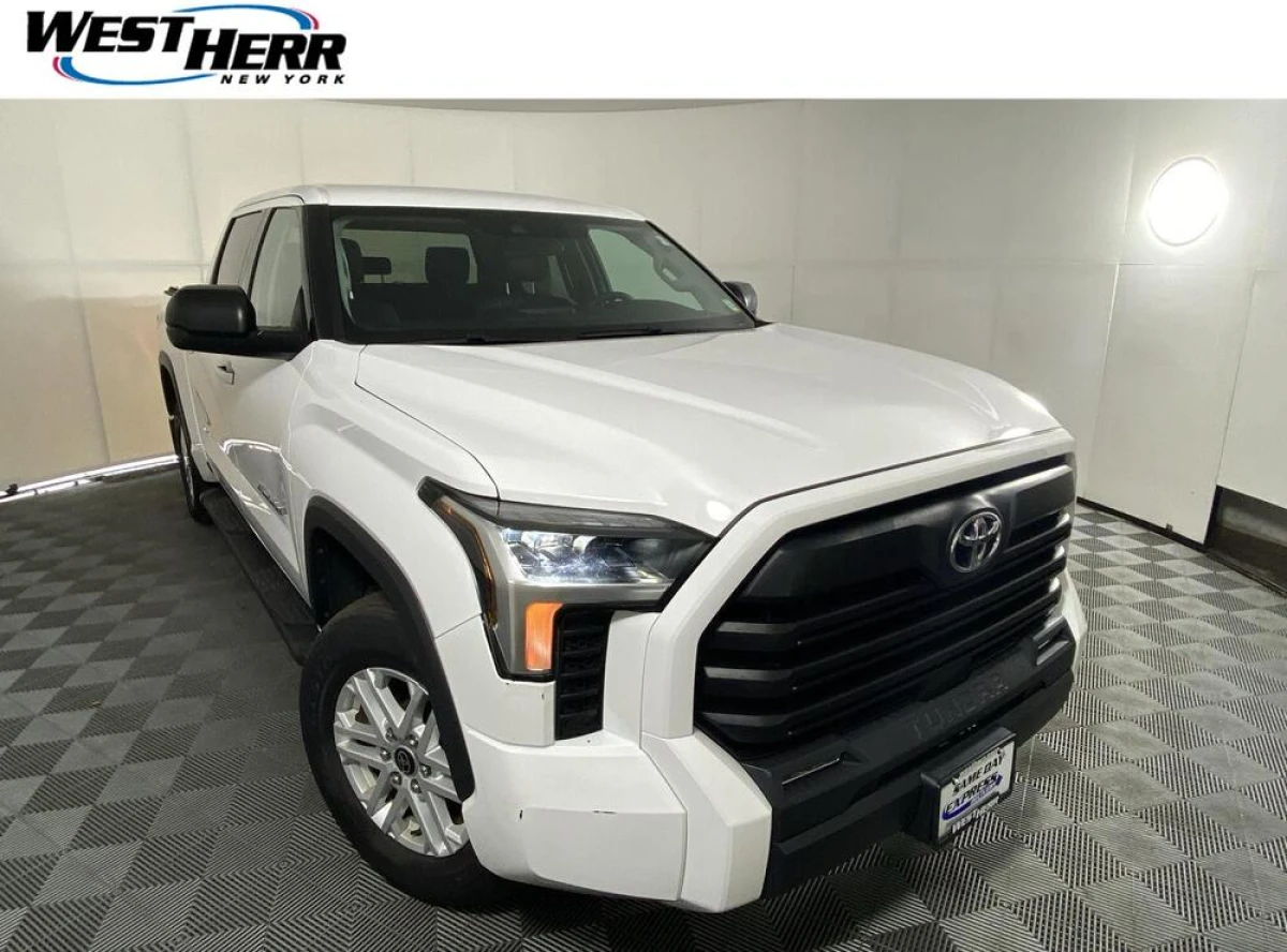 Pre-Owned 2022 Toyota Tundra SR5