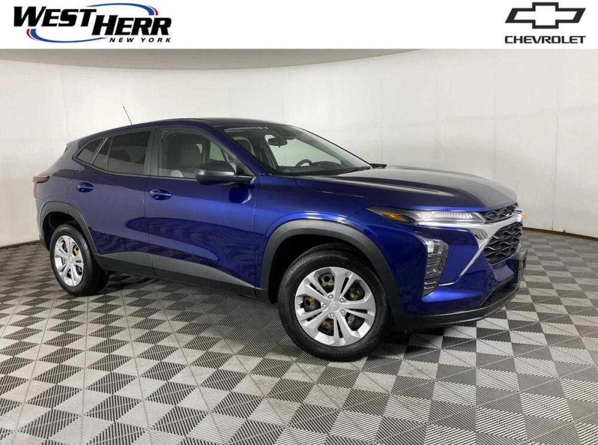 Pre-Owned 2024 Chevrolet Trax LS