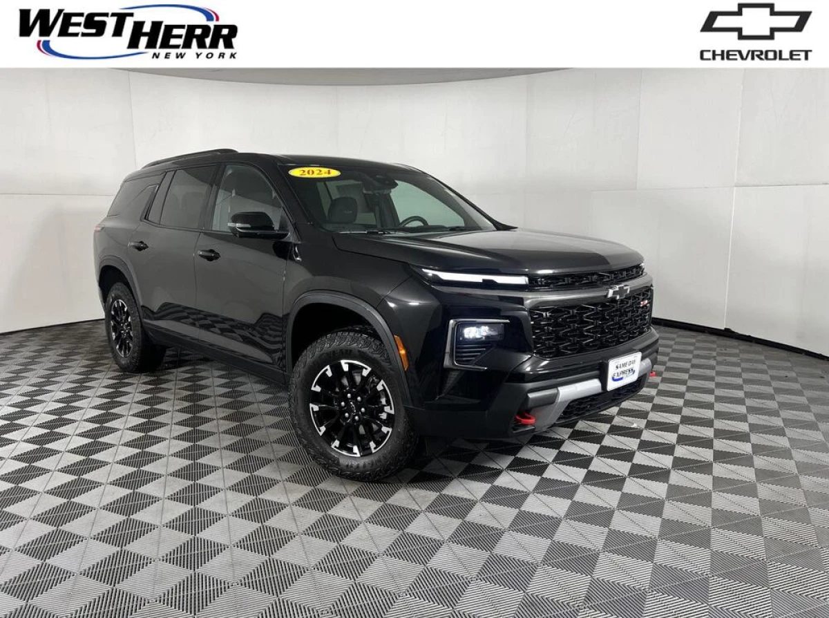 Pre-Owned 2024 Chevrolet Traverse AWD Z71