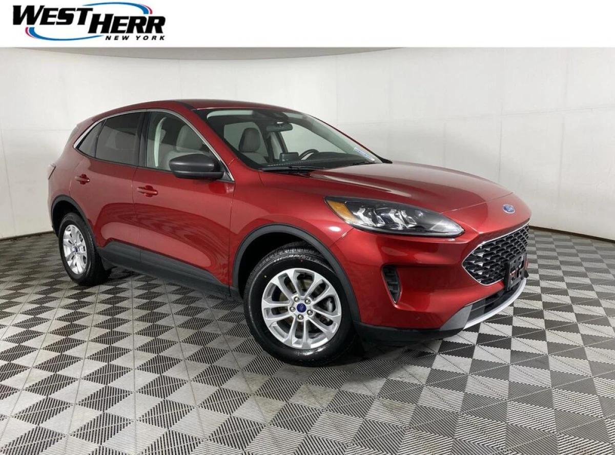Pre-Owned 2022 Ford Escape