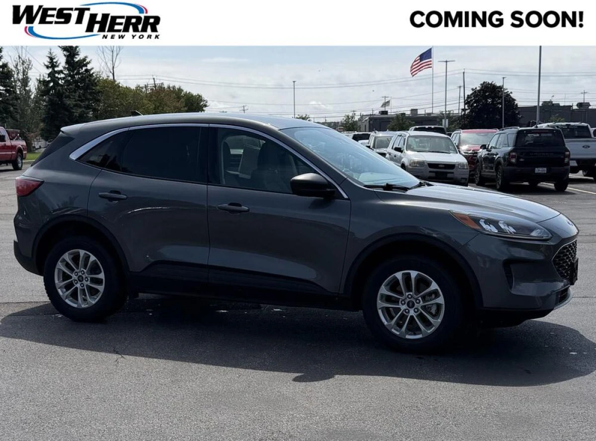 Pre-Owned 2022 Ford Escape SE
