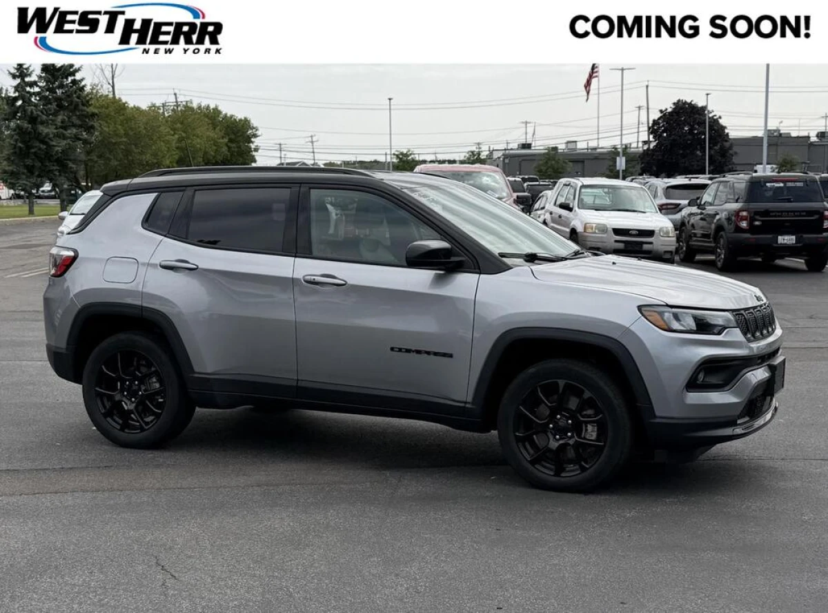 Pre-Owned 2023 Jeep Compass Altitude