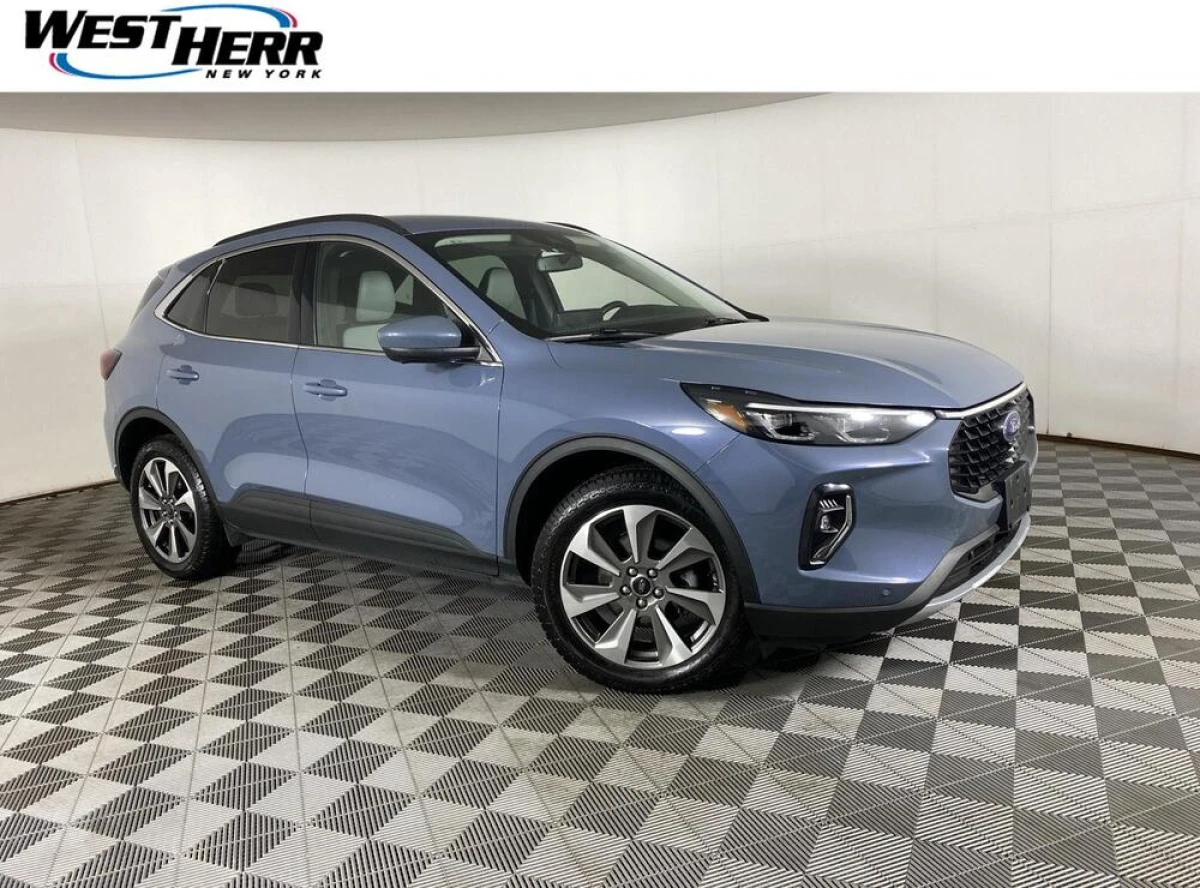 Pre-Owned 2023 Ford Escape Platinum