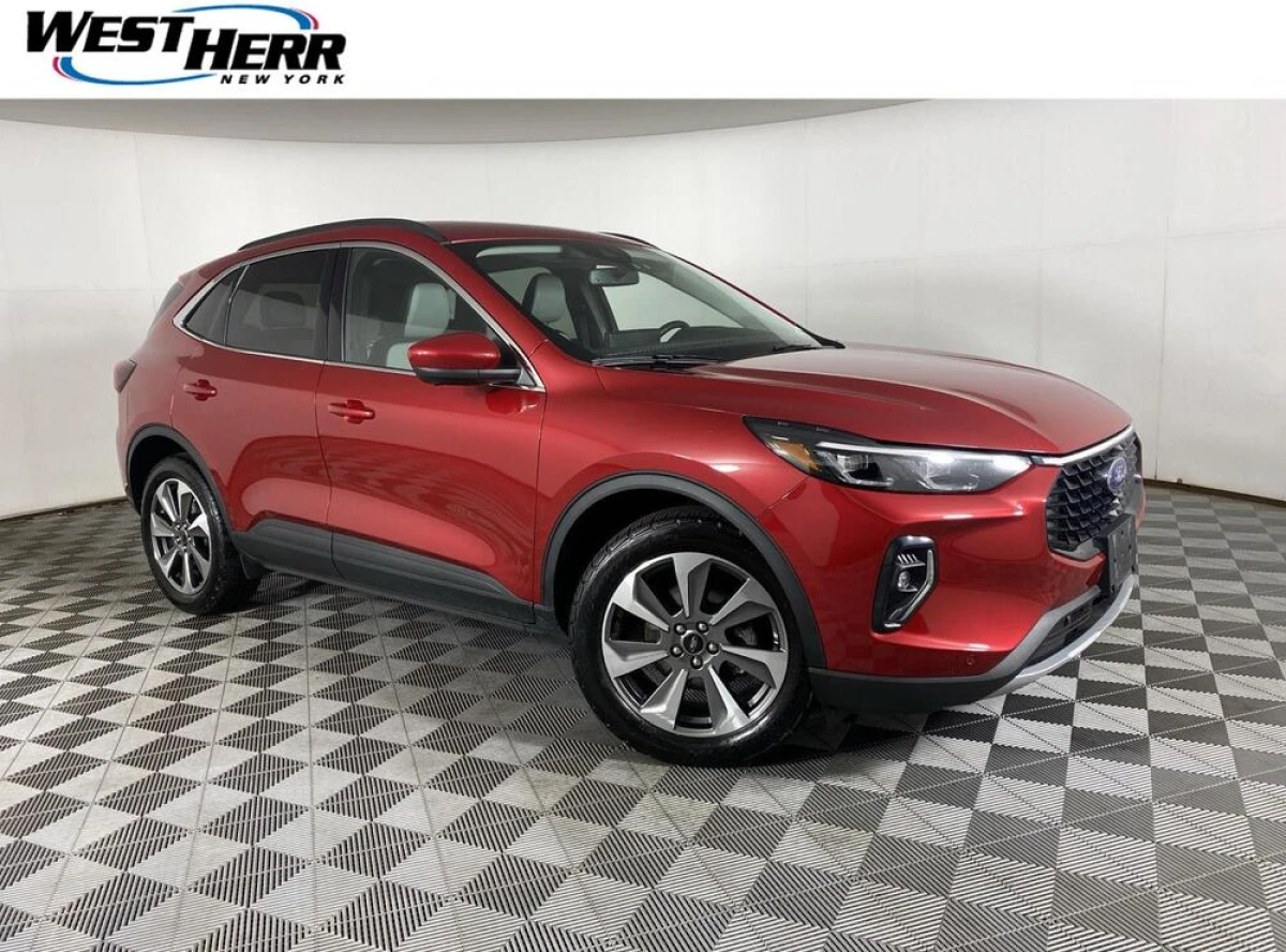 Pre-Owned 2023 Ford Escape Platinum