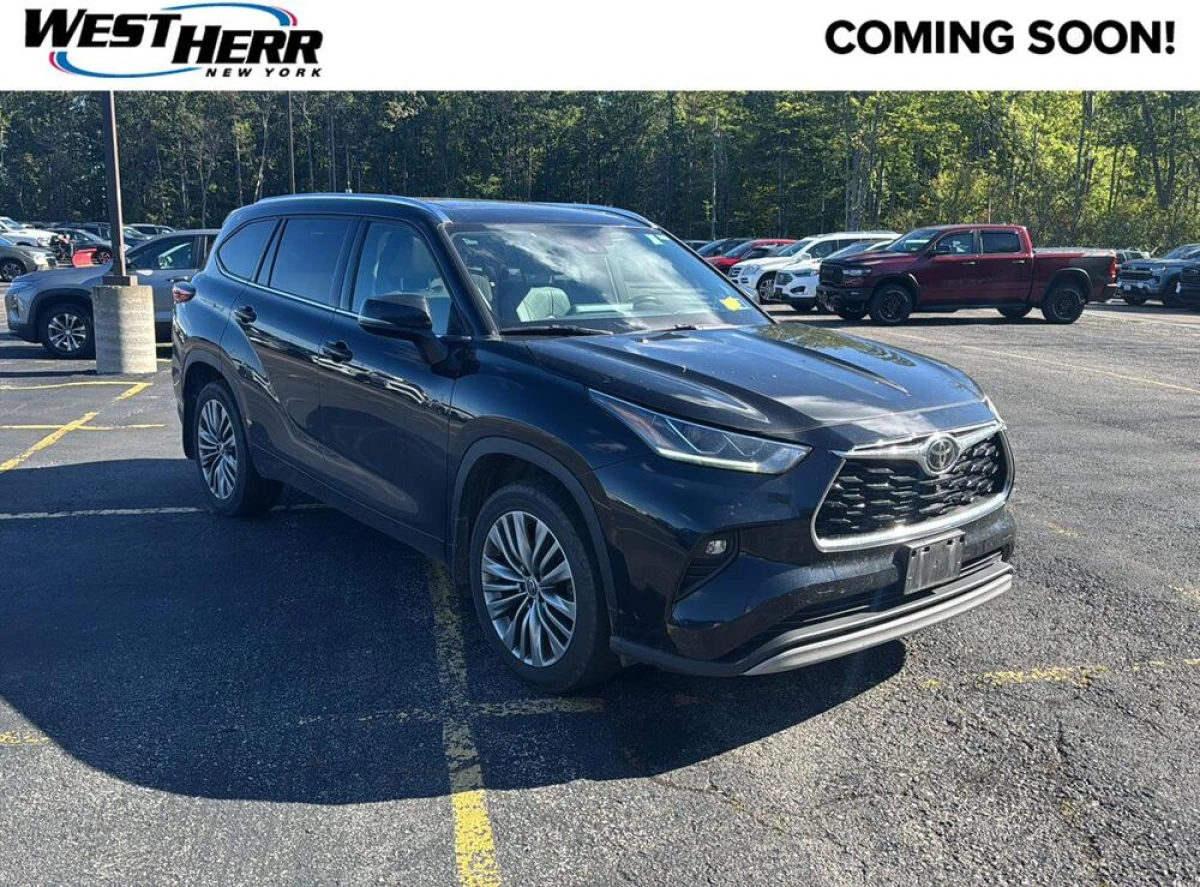 Pre-Owned 2021 Toyota Highlander Platinum