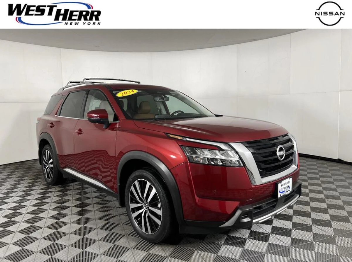 Pre-Owned 2024 Nissan Pathfinder Platinum