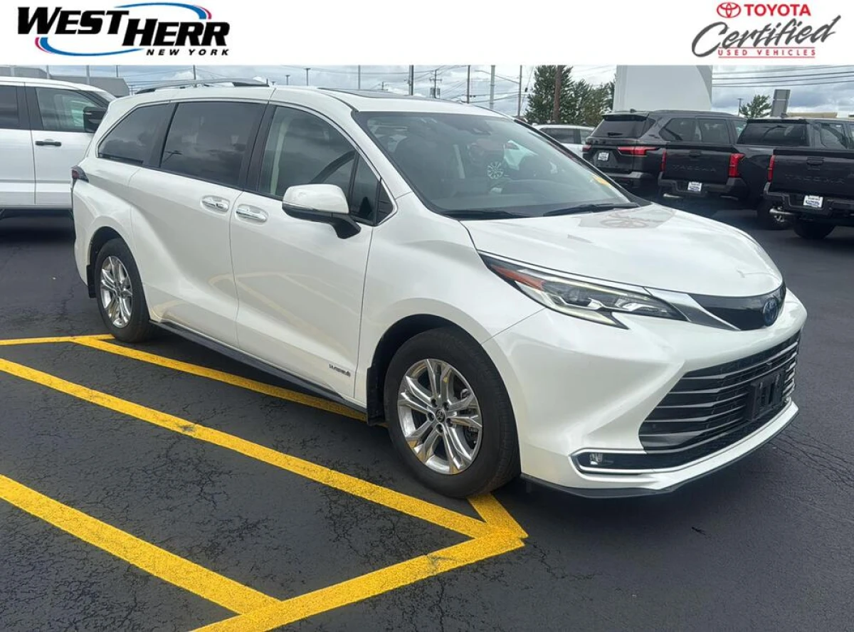 Certified Pre-Owned 2021 Toyota Sienna Platinum