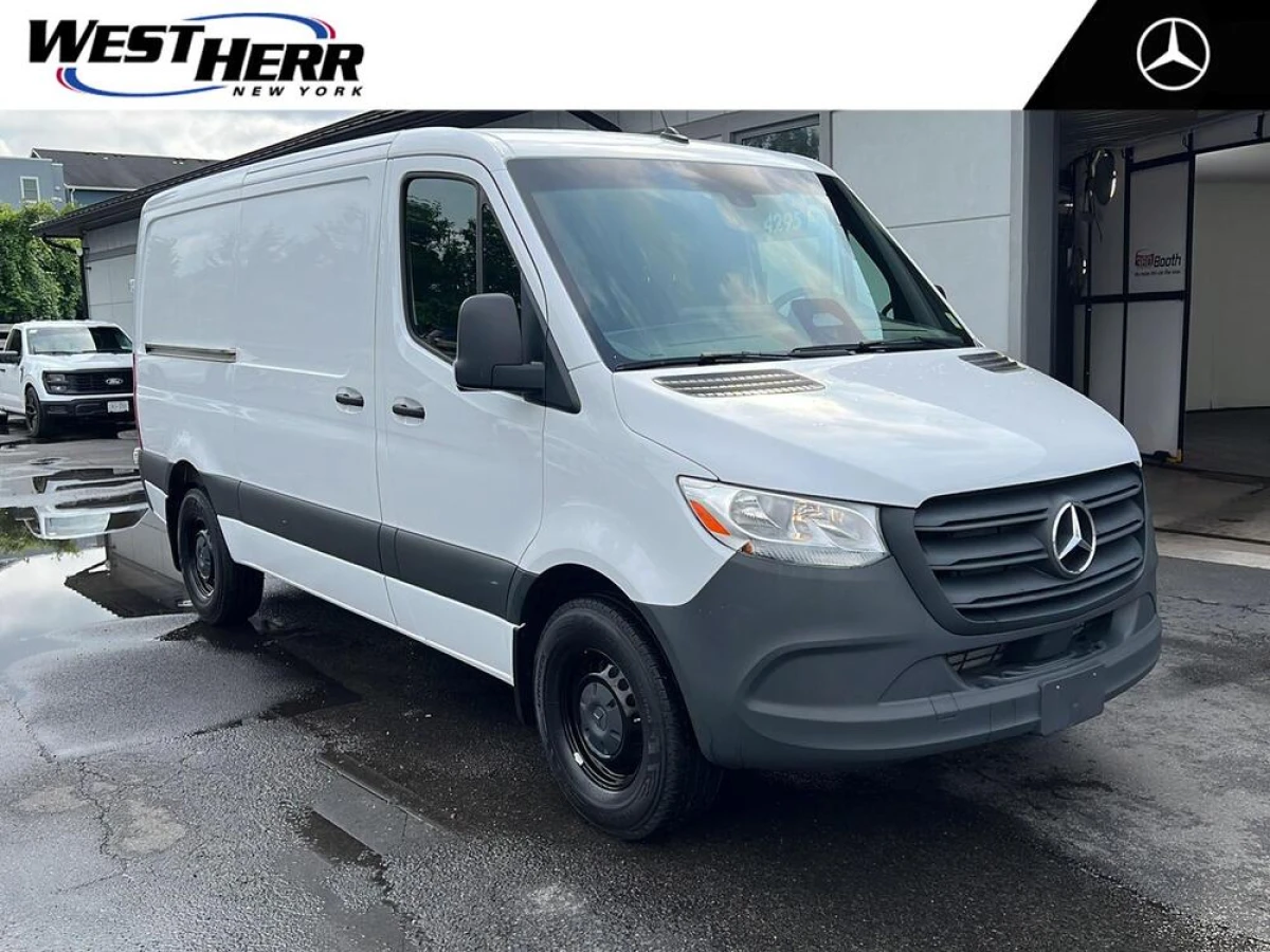 New 2025 Mercedes-Benz Sprinter 2500 Cargo Van 144" 4cyl HO