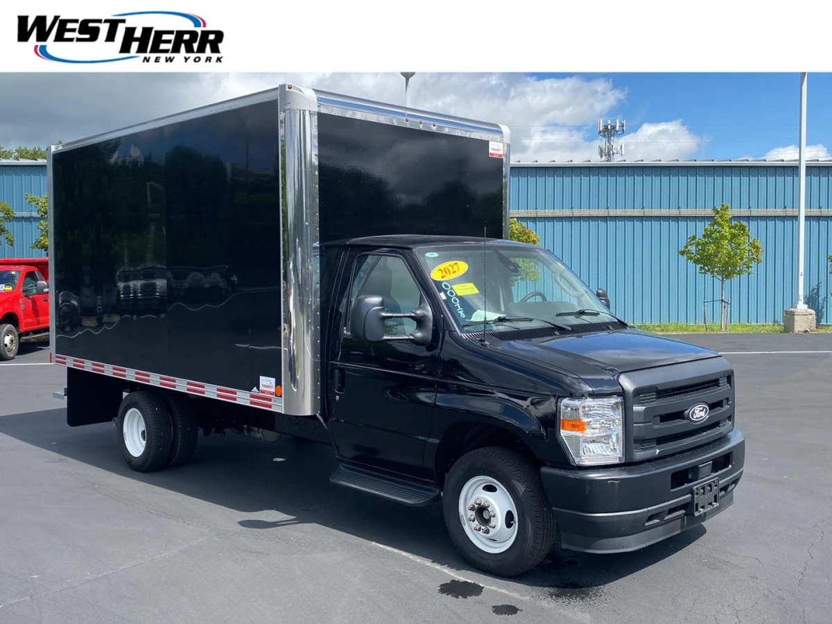 Pre-Owned 2027 Ford E-Series Cutaway Cutaway