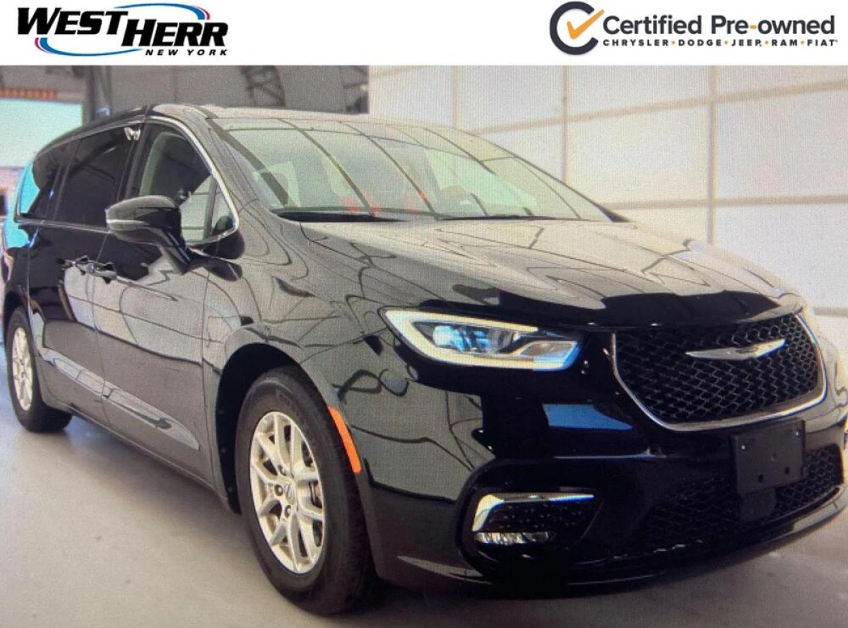Certified Pre-Owned 2024 Chrysler Pacifica Touring L