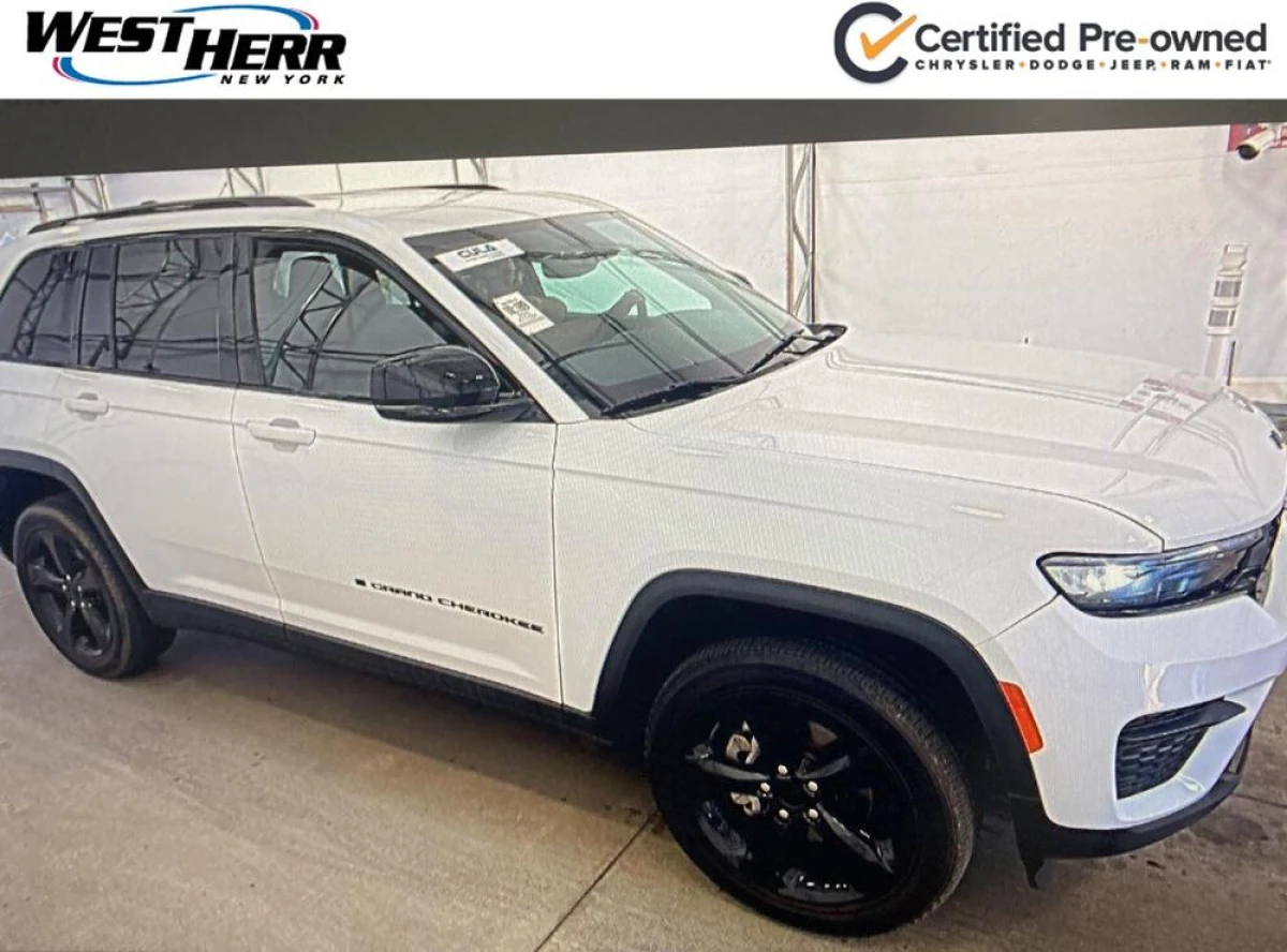 Certified Pre-Owned 2023 Jeep Grand Cherokee Altitude