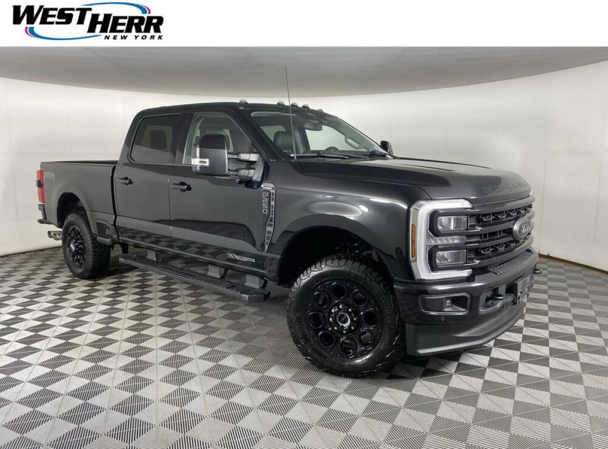 Pre-Owned 2024 Ford Super Duty F-250 SRW LARIAT