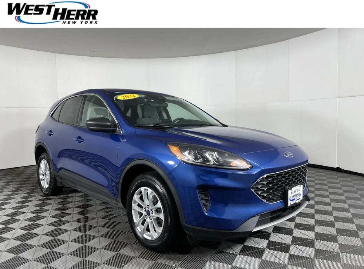 Pre-Owned 2022 Ford Escape SE
