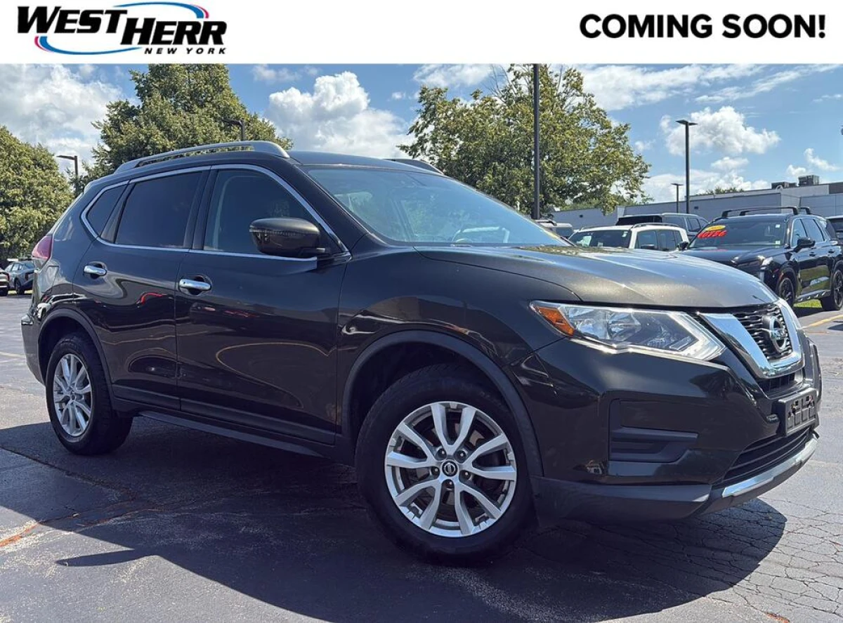 Pre-Owned 2017 Nissan Rogue SV