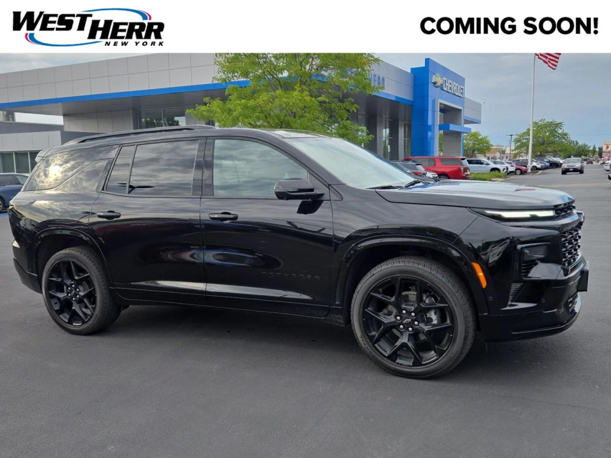 Pre-Owned 2024 Chevrolet Traverse AWD RS