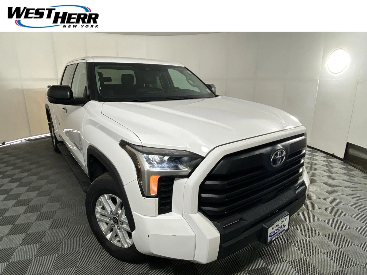 Pre-Owned 2022 Toyota Tundra SR5