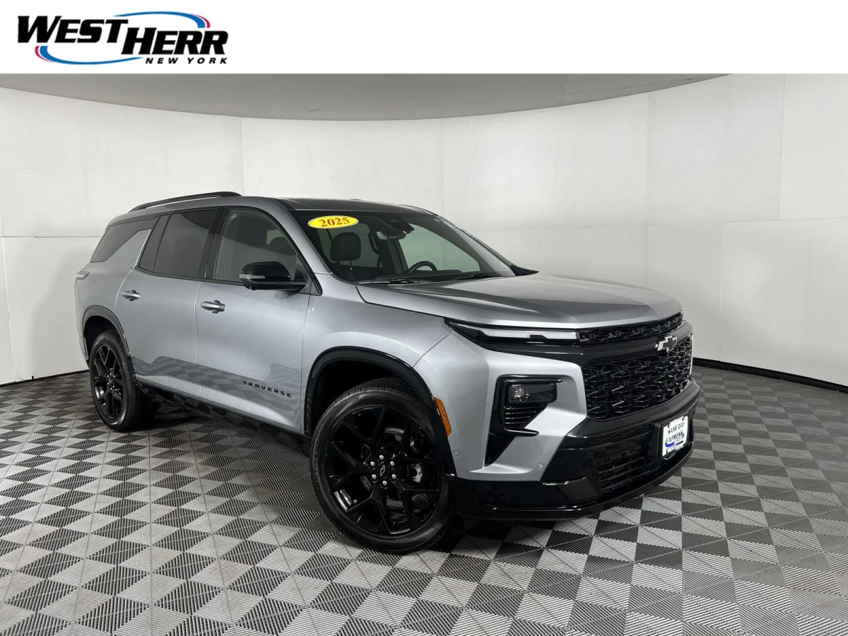 Pre-Owned 2025 Chevrolet Traverse AWD RS