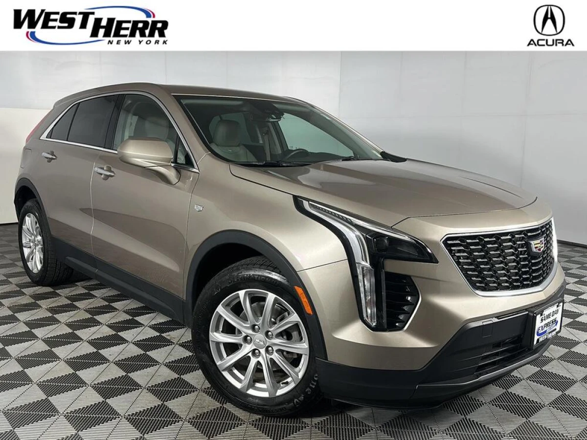 Pre-Owned 2023 Cadillac XT4 FWD Luxury