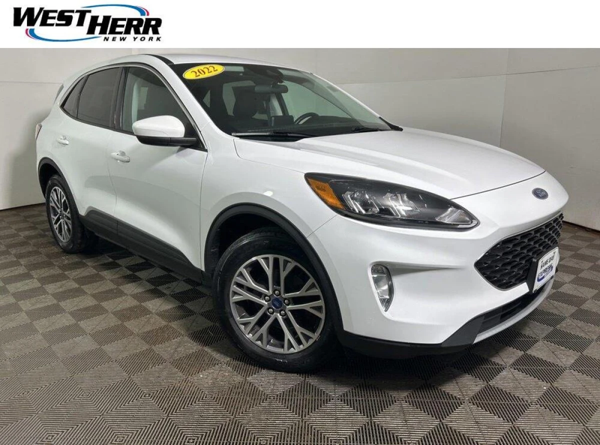 Pre-Owned 2022 Ford Escape SEL