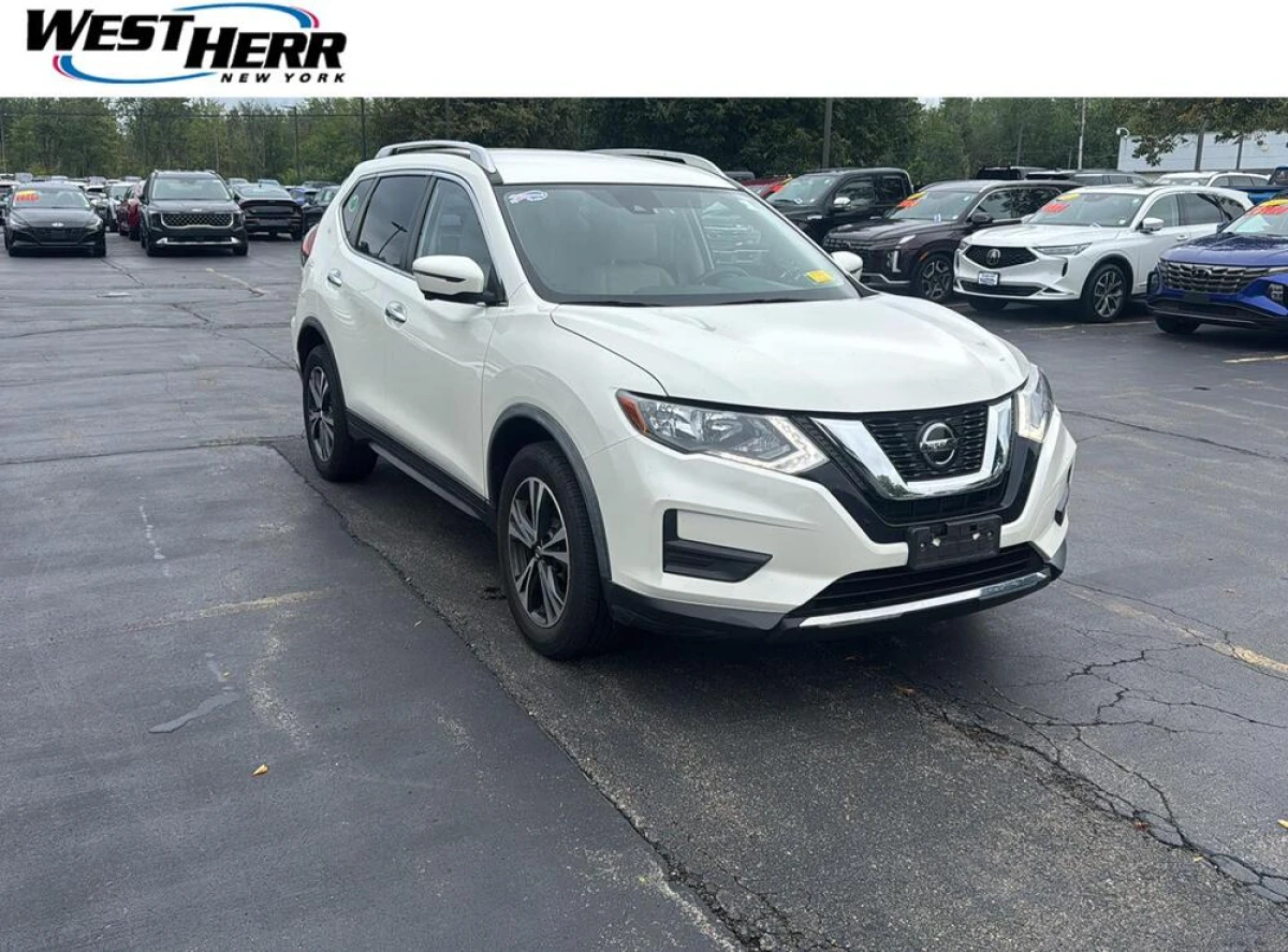 Pre-Owned 2020 Nissan Rogue SV