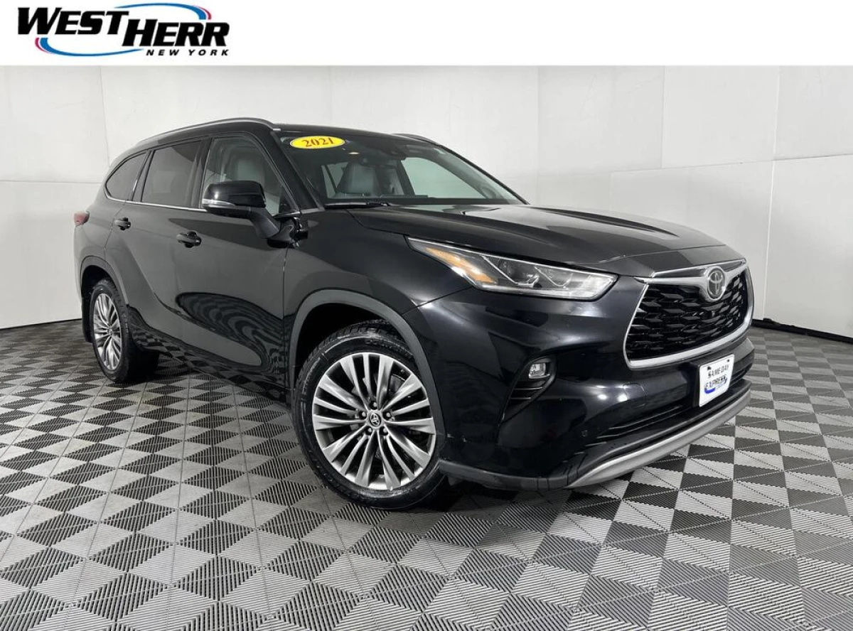 Pre-Owned 2021 Toyota Highlander Platinum