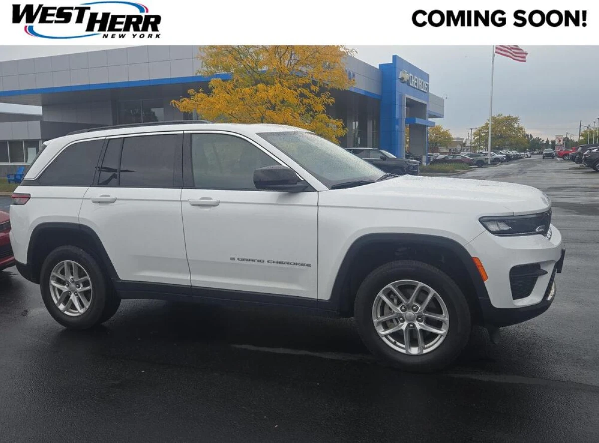 Pre-Owned 2024 Jeep Grand Cherokee Laredo X