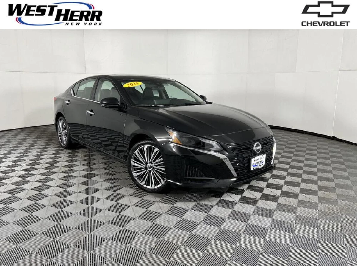 Pre-Owned 2025 Nissan Altima SL
