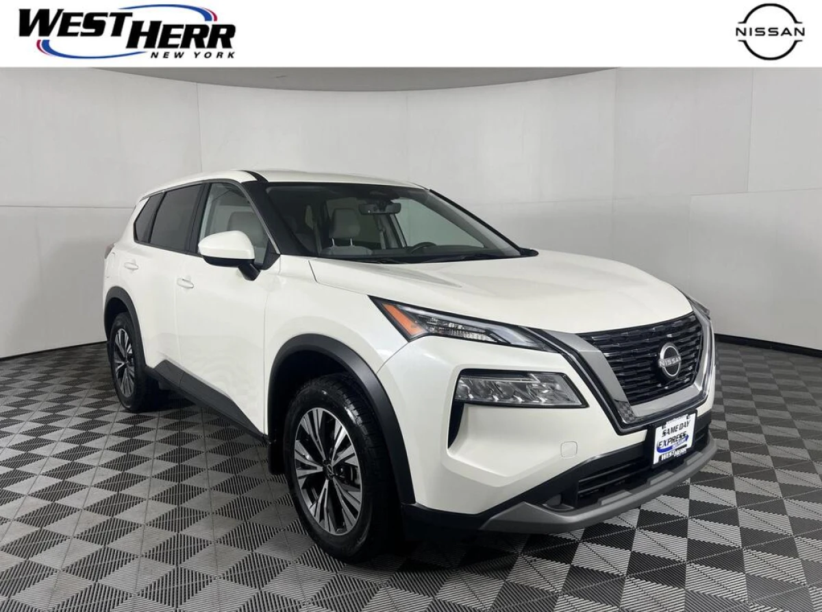 Pre-Owned 2023 Nissan Rogue SV
