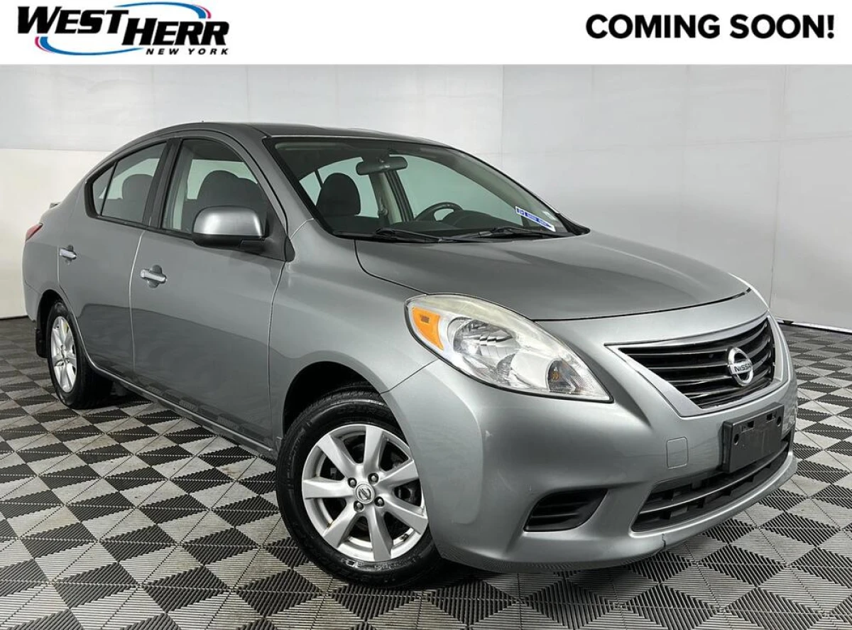 Pre-Owned 2014 Nissan Versa SV