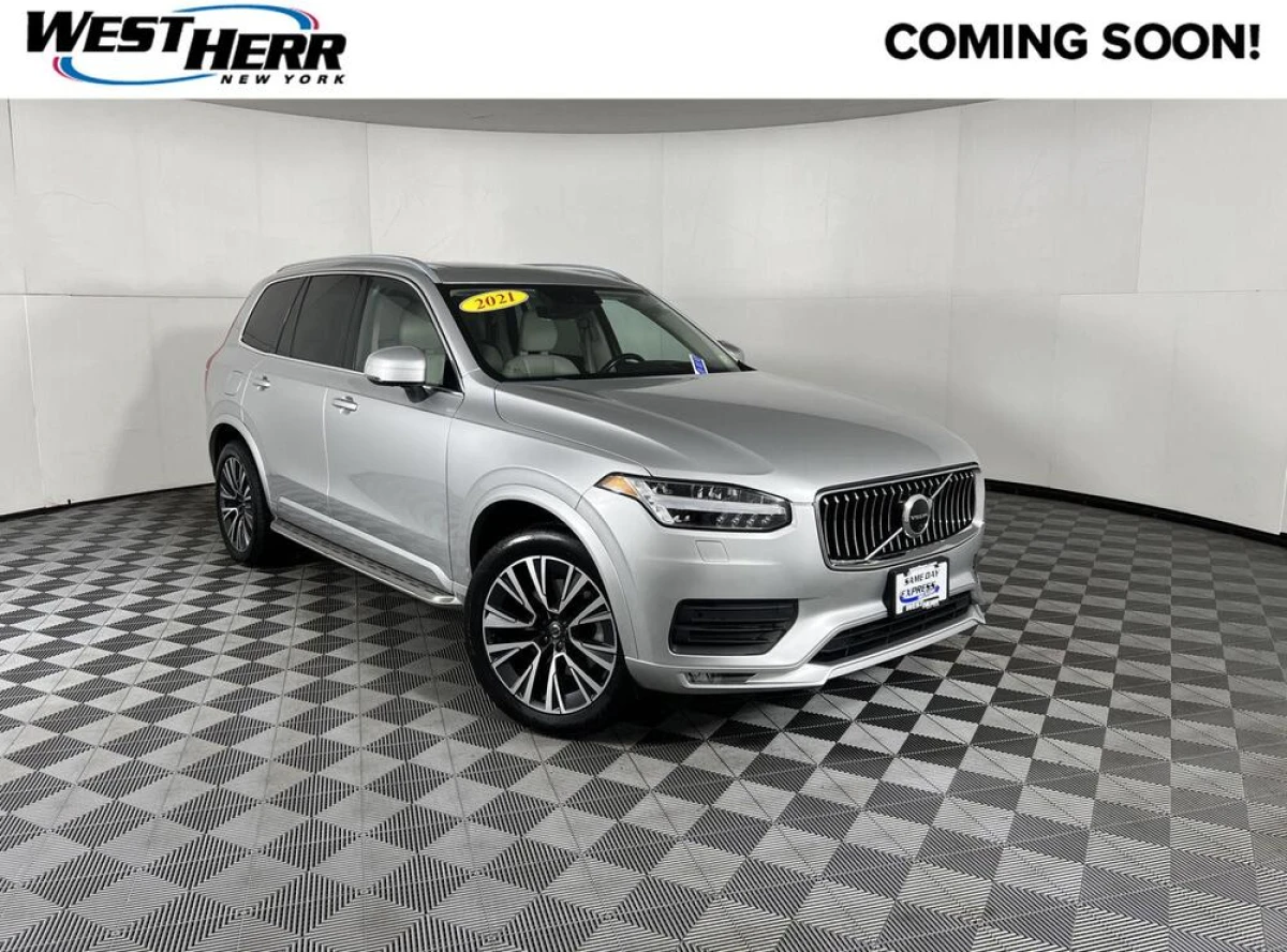 Pre-Owned 2021 Volvo XC90 Momentum