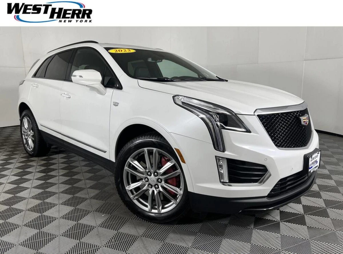 Pre-Owned 2023 Cadillac XT5 AWD Sport