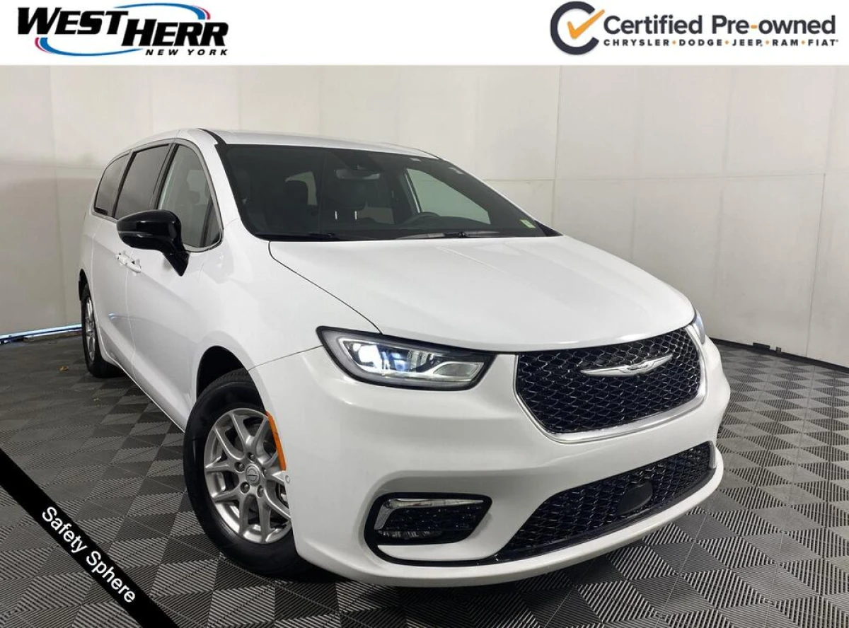 Certified Pre-Owned 2026 Chrysler Pacifica Select
