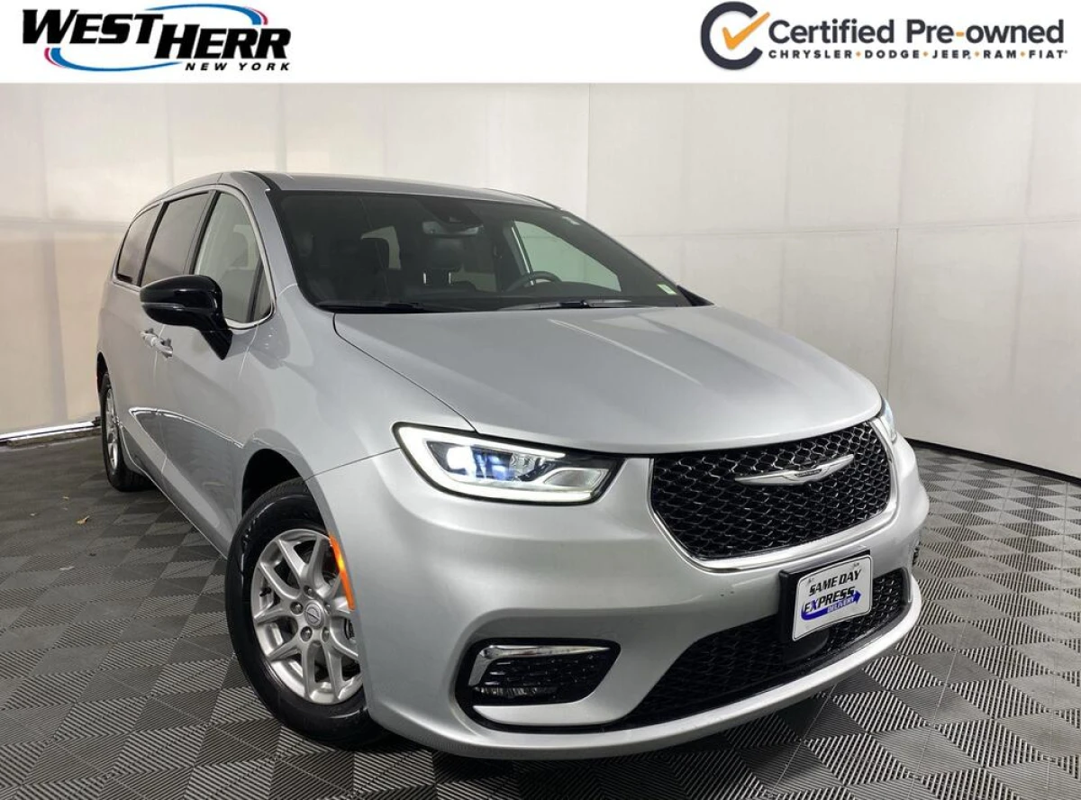 Certified Pre-Owned 2026 Chrysler Pacifica Select
