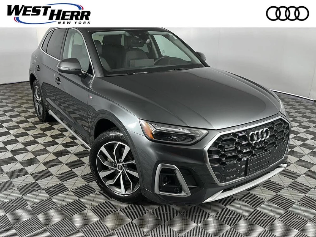Pre-Owned 2023 Audi Q5 S line Premium