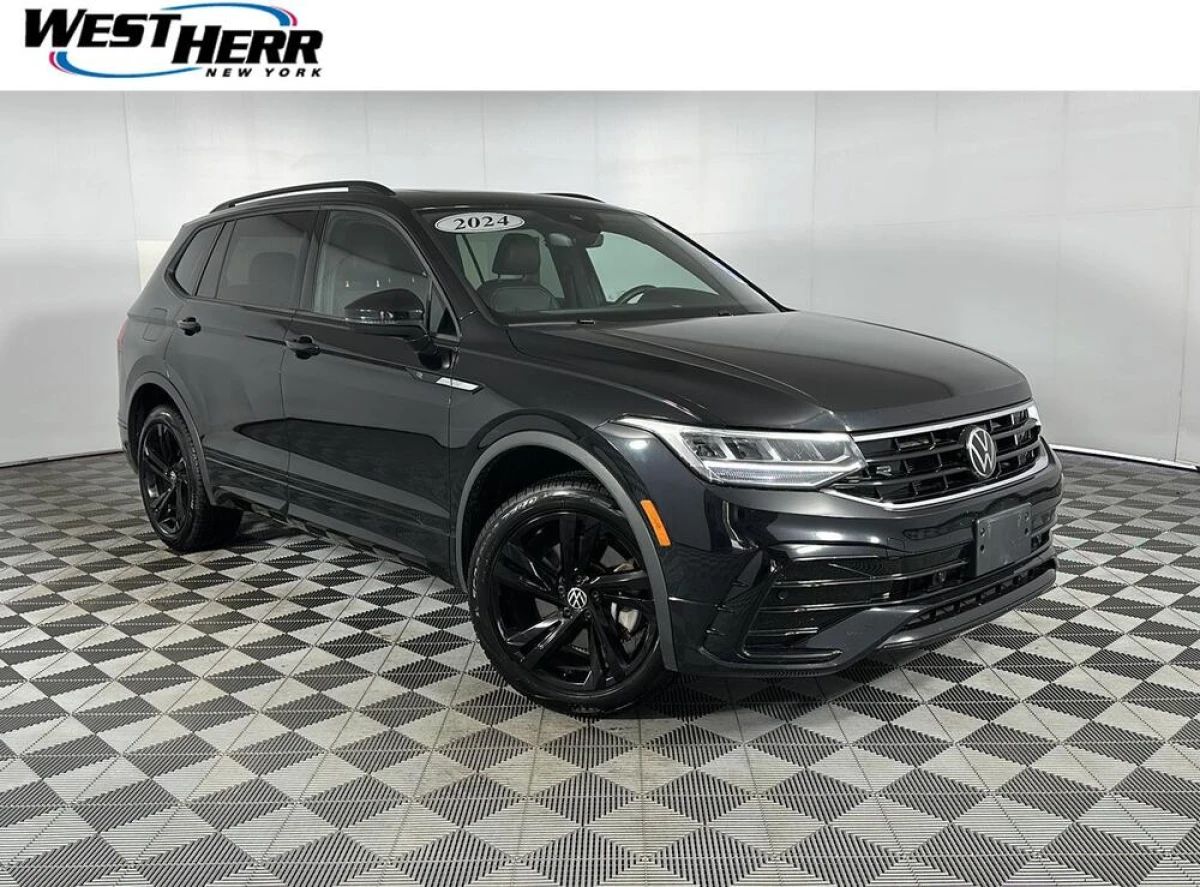 Pre-Owned 2024 Volkswagen Tiguan SE R-Line Black
