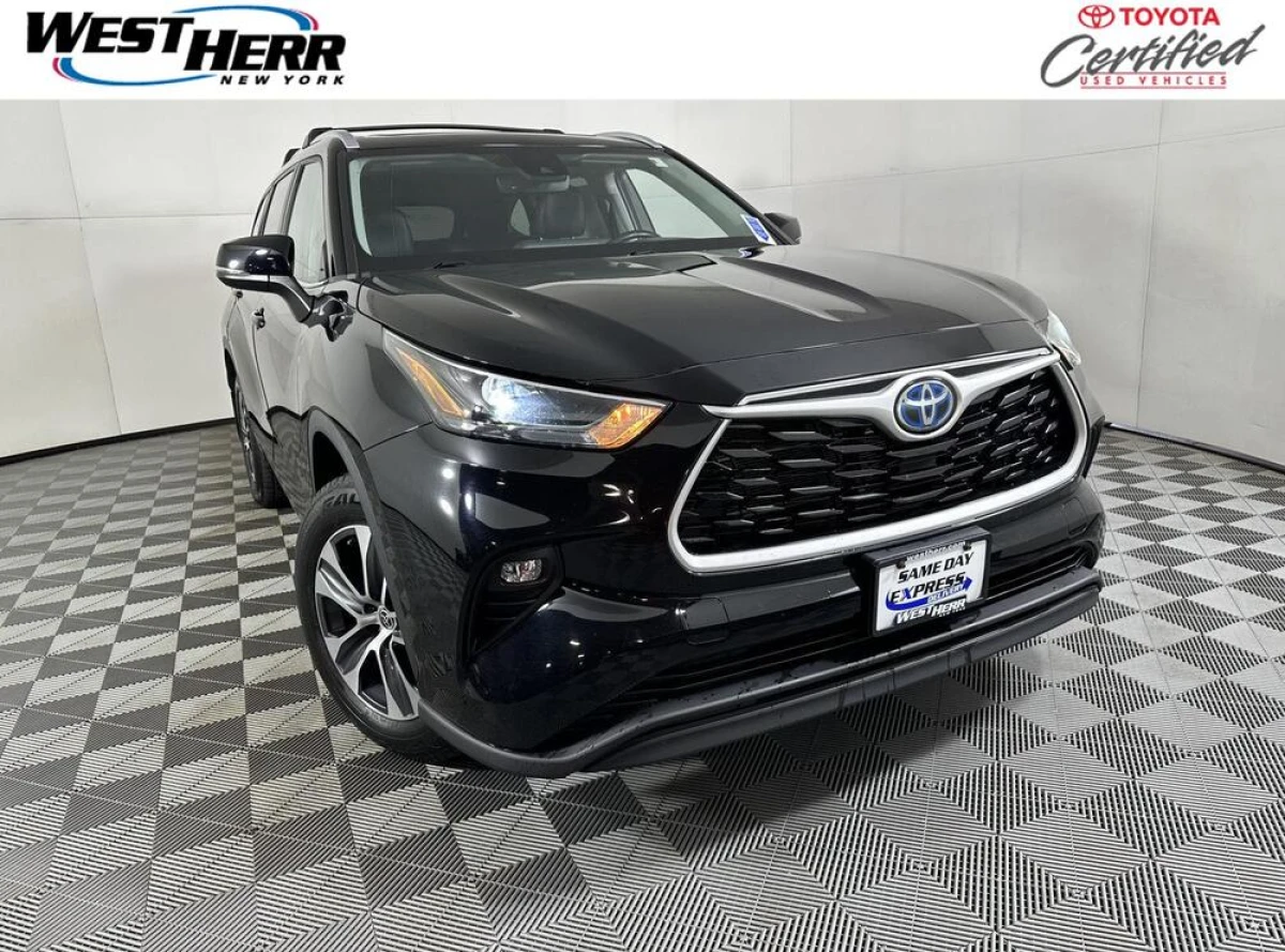 Certified Pre-Owned 2023 Toyota Highlander Hybrid XLE