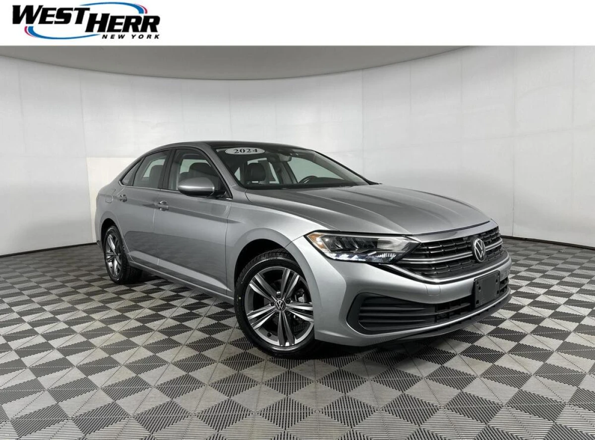 Pre-Owned 2024 Volkswagen Jetta SE