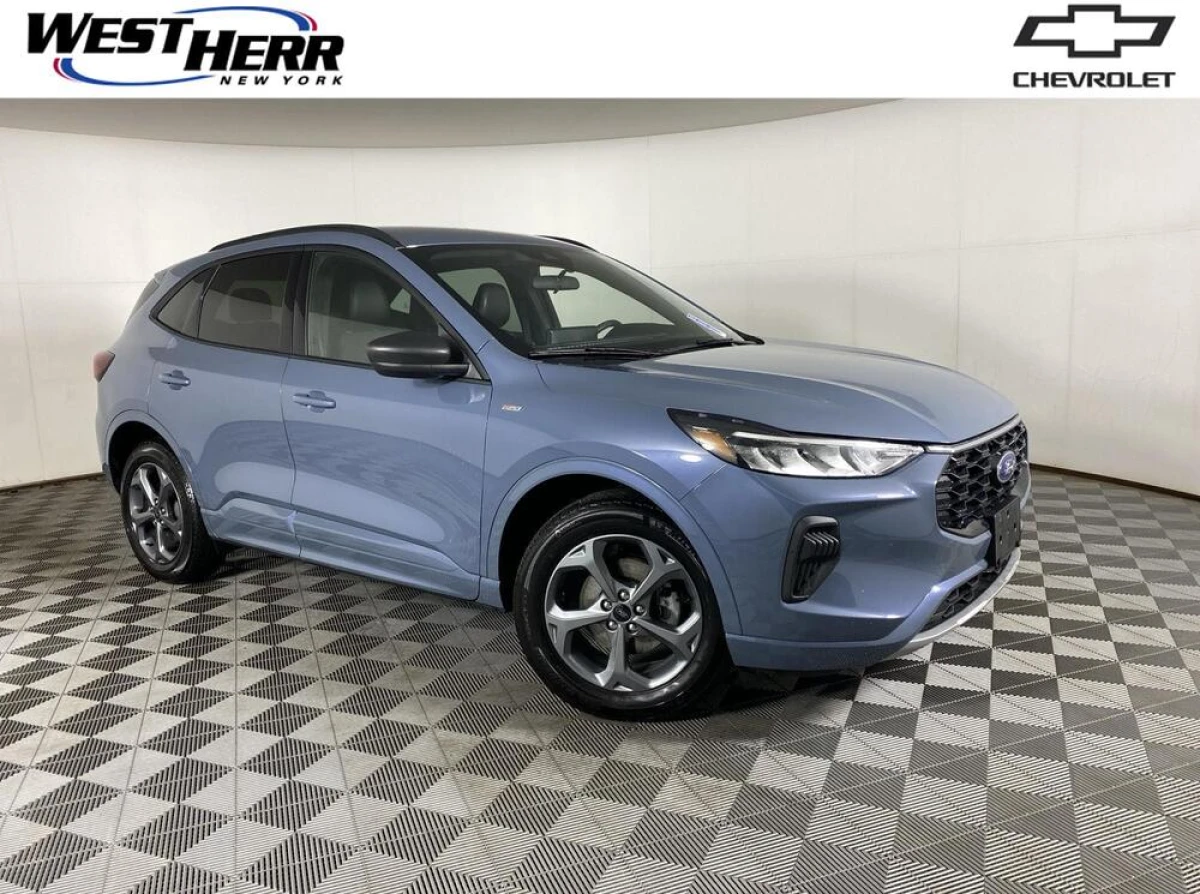 Pre-Owned 2023 Ford Escape ST-Line
