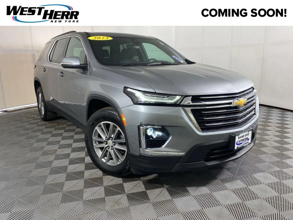 Pre-Owned 2023 Chevrolet Traverse LT