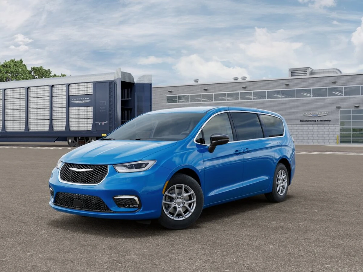 New 2026 Chrysler Pacifica Select