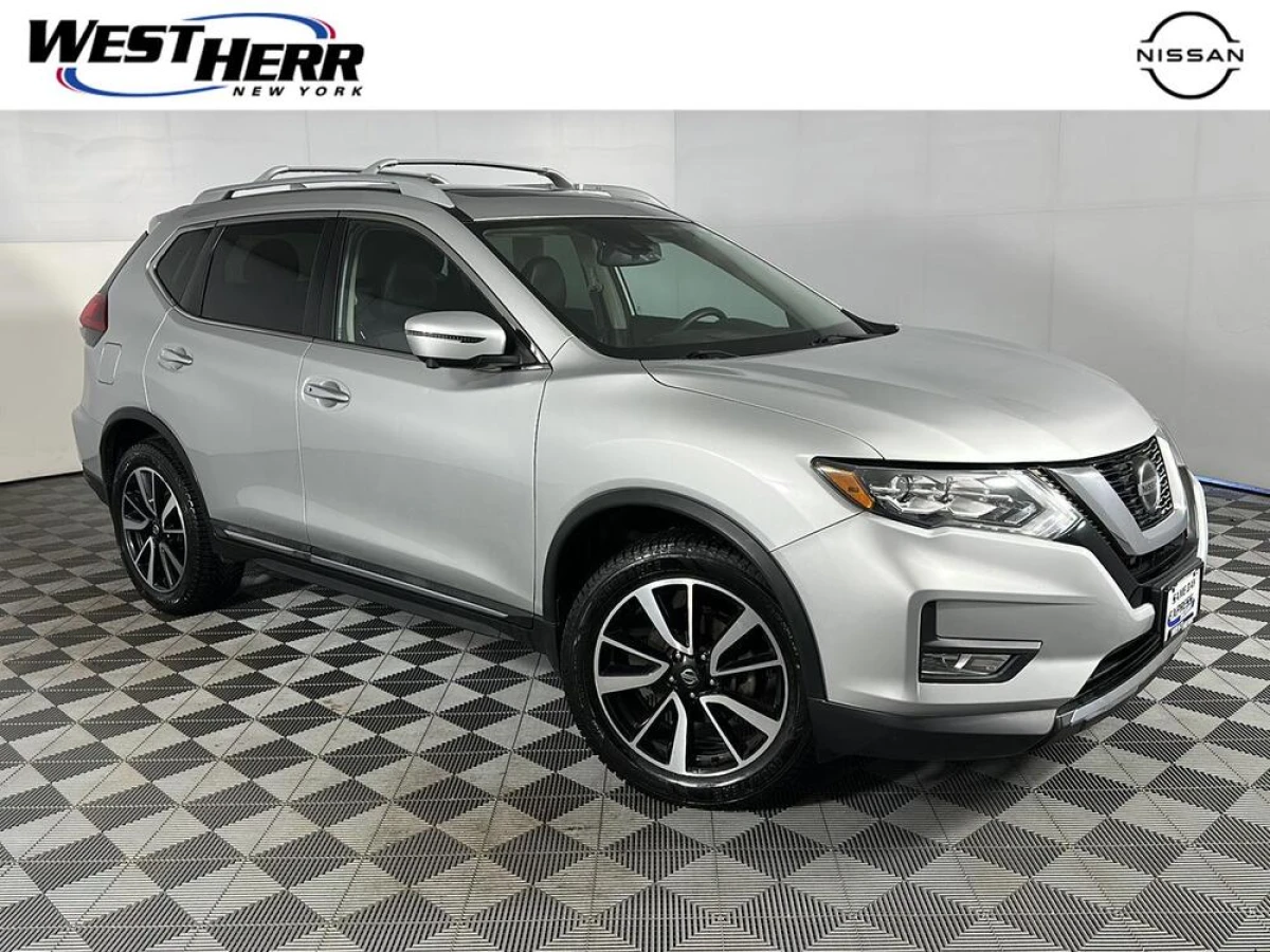 Pre-Owned 2019 Nissan Rogue SL