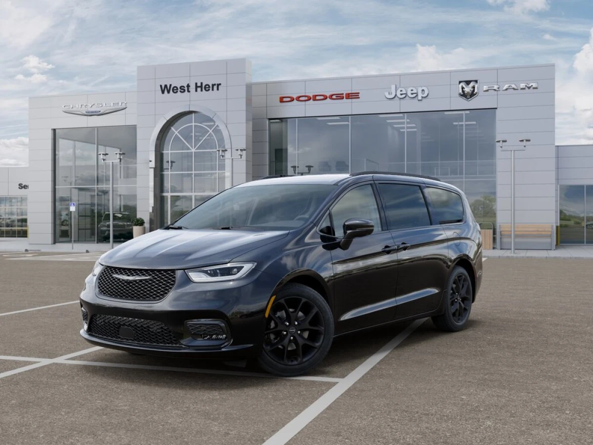 New 2026 Chrysler Pacifica Select