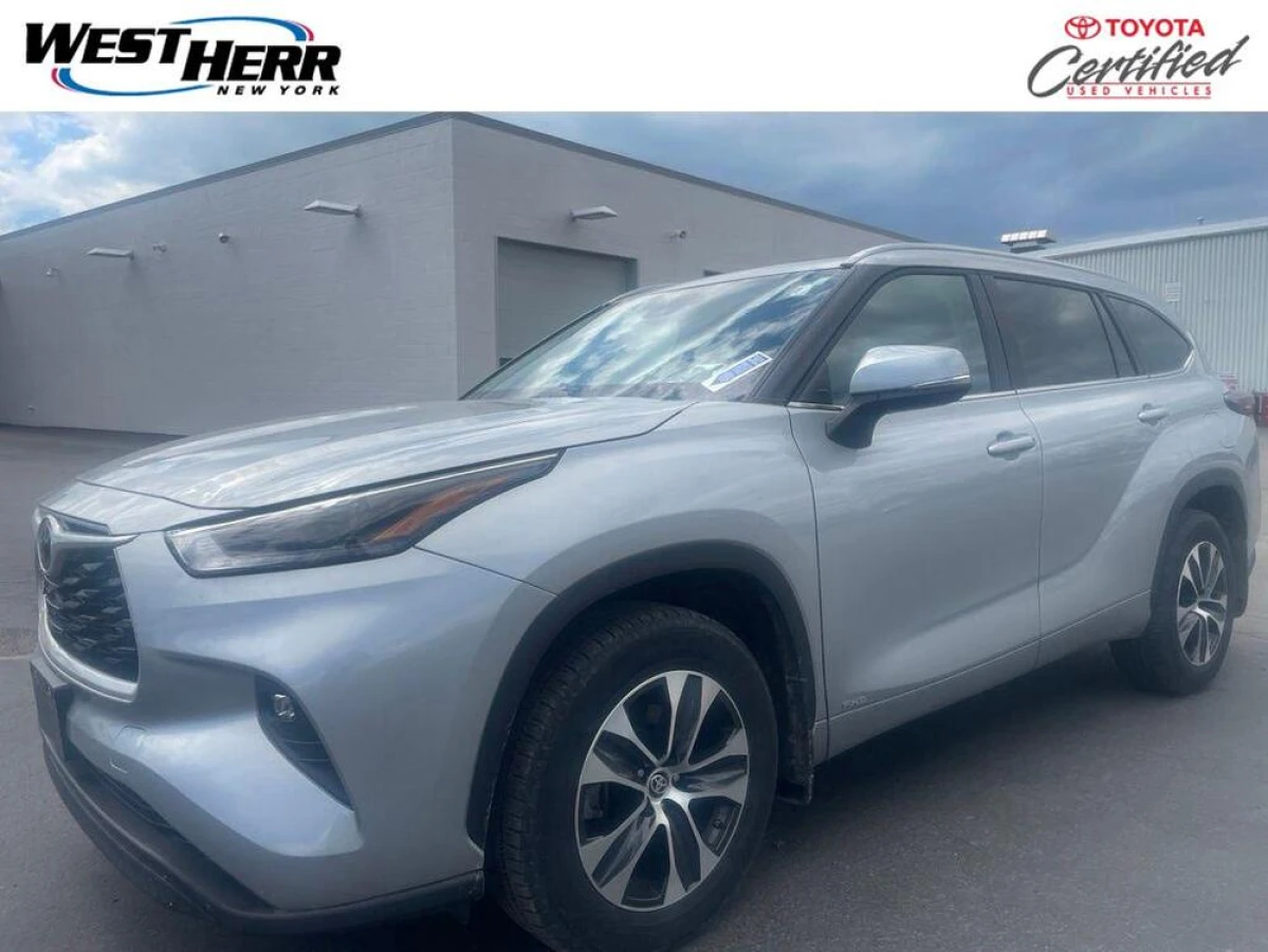 Certified Pre-Owned 2025 Toyota Highlander Hybrid XLE
