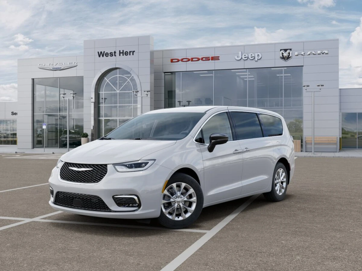 New 2026 Chrysler Pacifica Select
