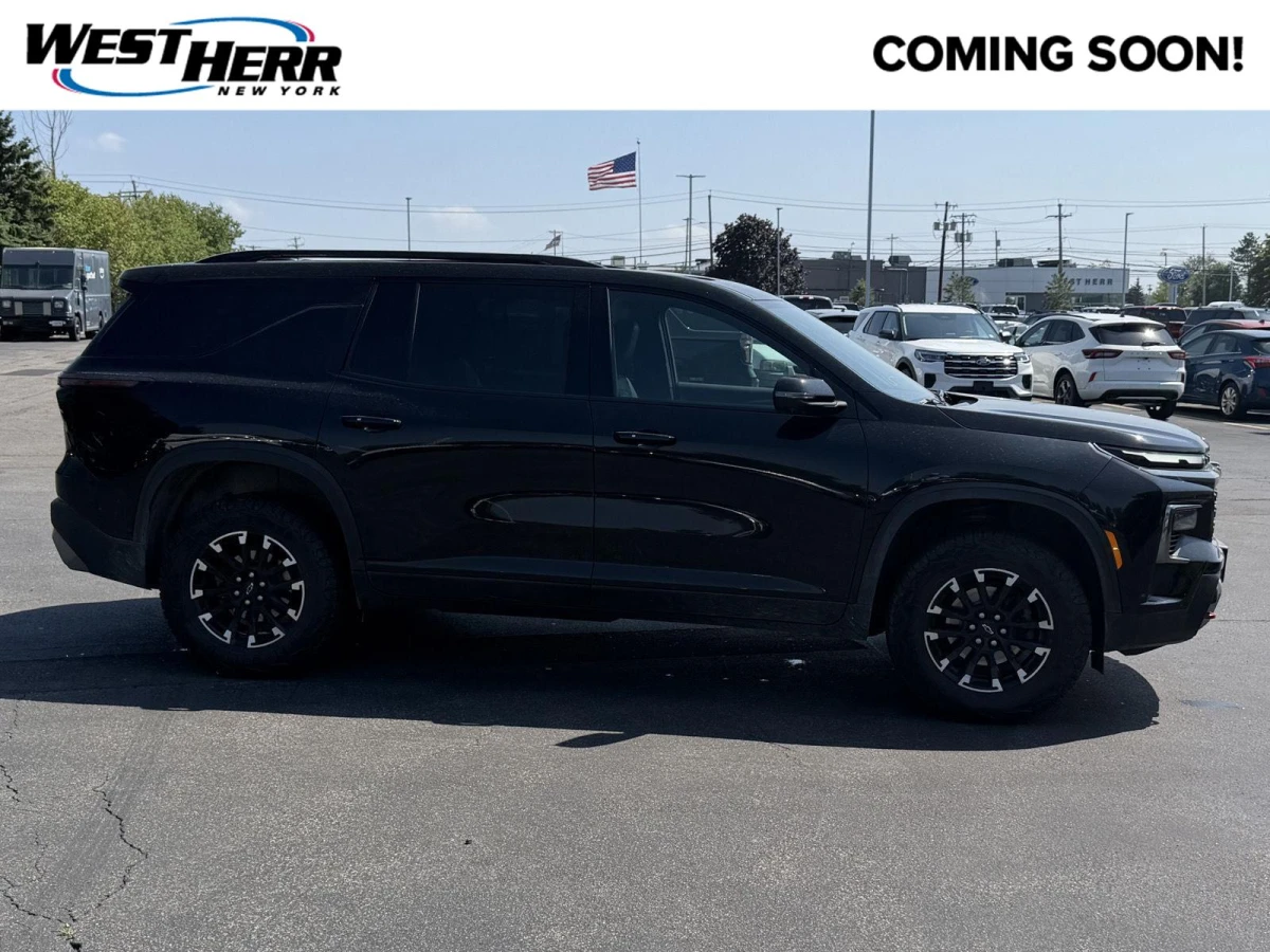 Pre-Owned 2024 Chevrolet Traverse AWD Z71