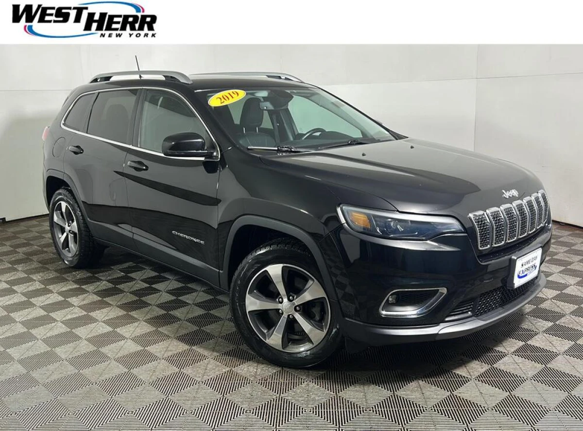 Pre-Owned 2019 Jeep Cherokee Limited