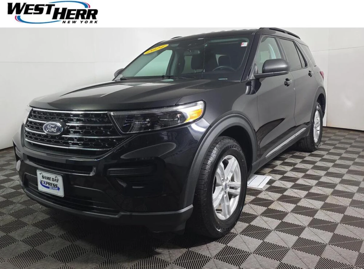 Pre-Owned 2024 Ford Explorer XLT