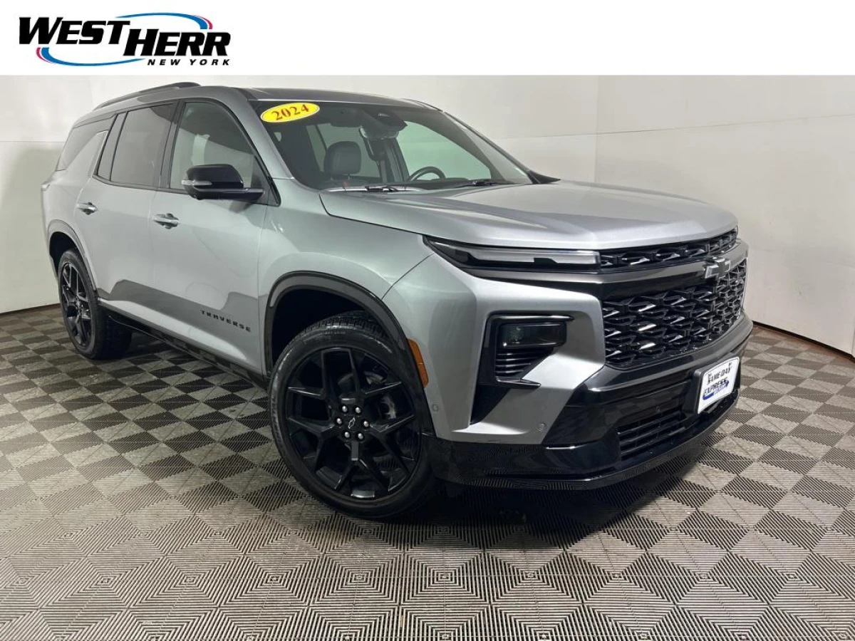 Pre-Owned 2024 Chevrolet Traverse RS