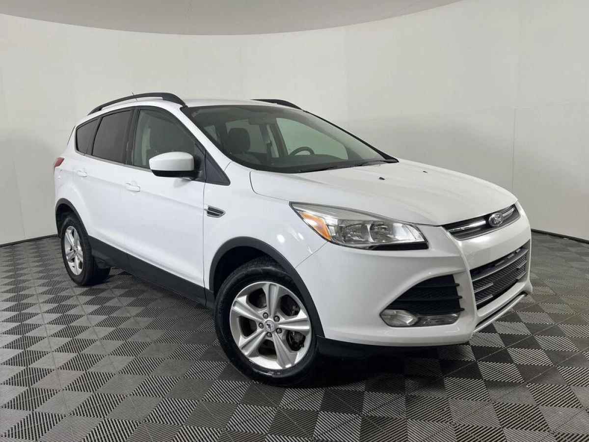 Pre-Owned 2016 Ford Escape SE